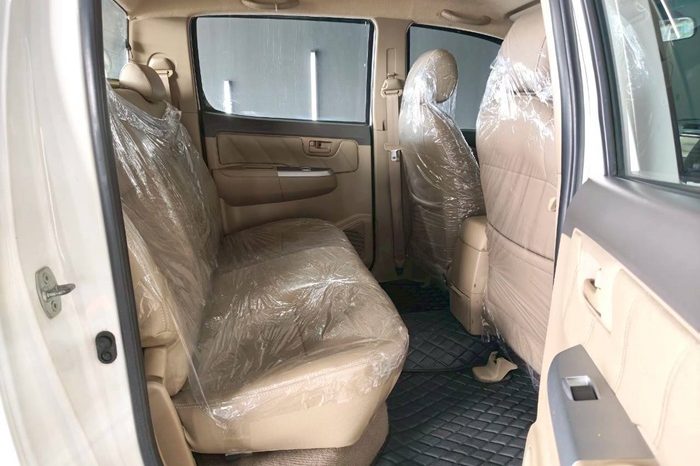 VIGO 4WD 2012 3.0G MT DOUBLE CAB WHITE  7875 full
