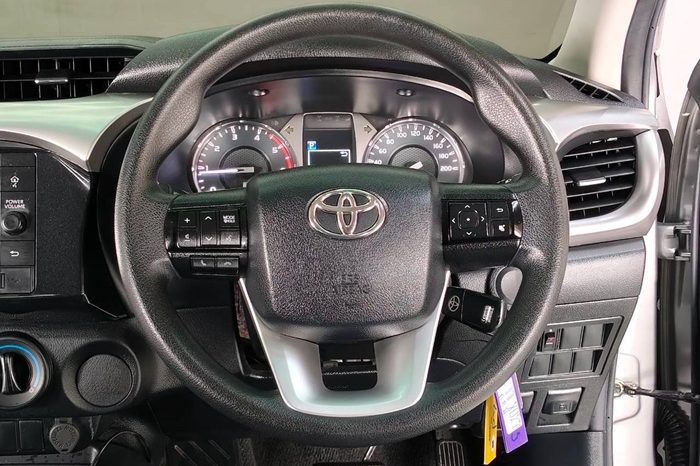 REVO PRE 2021 2.4 ENTRY AT DOUBLE CAB SILVER 8027 full