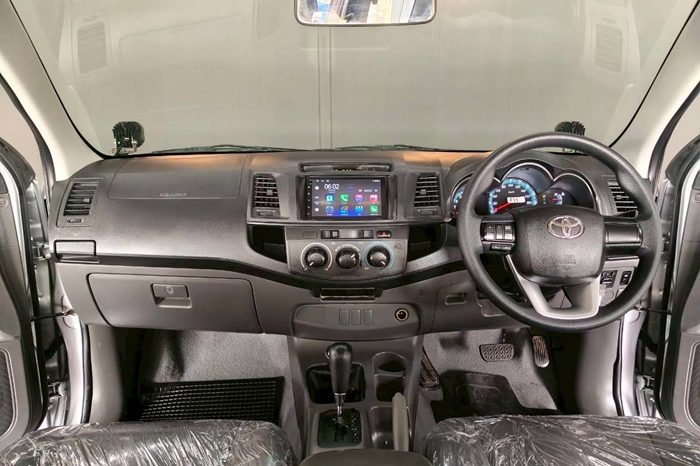 VIGO 4WD 2015 2.7J AT SMART CAB SILVER  9010 full