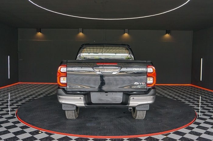 REVO PRE 2023 2.4 HIGHT AT DOUBLE CAB BLACK  9255 full