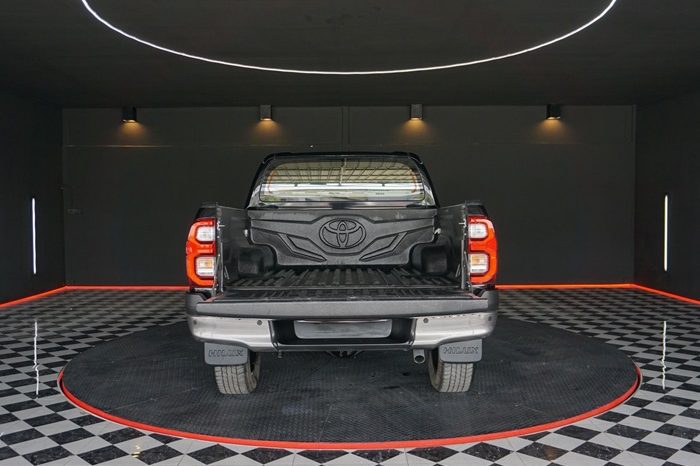 REVO PRE 2023 2.4 HIGHT AT DOUBLE CAB BLACK  9255 full
