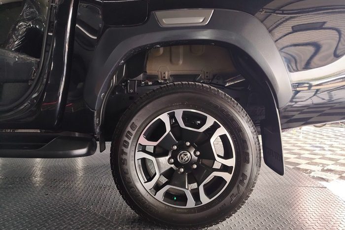 REVO PRE 2023 2.4 HIGHT AT DOUBLE CAB BLACK  9255 full