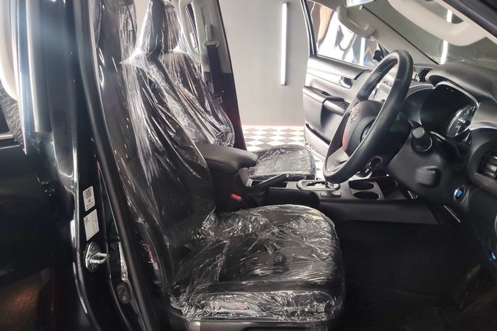 REVO PRE 2023 2.4 HIGHT AT DOUBLE CAB BLACK  9255 full