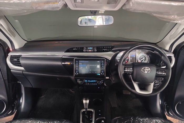 REVO PRE 2023 2.4 HIGHT AT DOUBLE CAB BLACK  9255 full