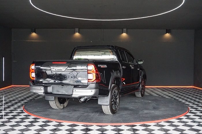 REVO PRE 2023 2.4 HIGHT AT DOUBLE CAB BLACK  9255 full