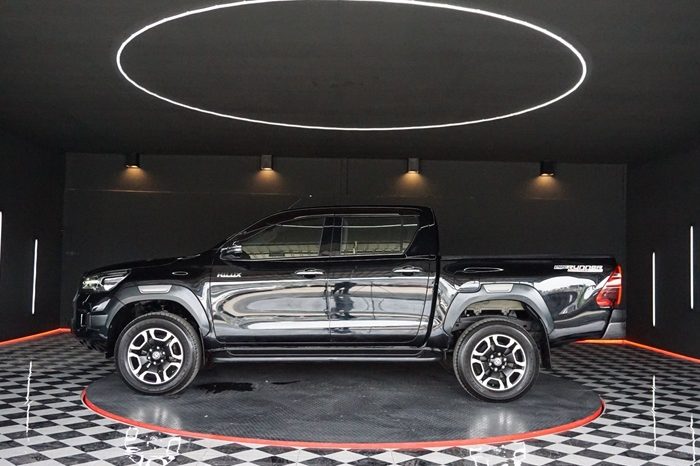 REVO PRE 2023 2.4 HIGHT AT DOUBLE CAB BLACK  9255 full