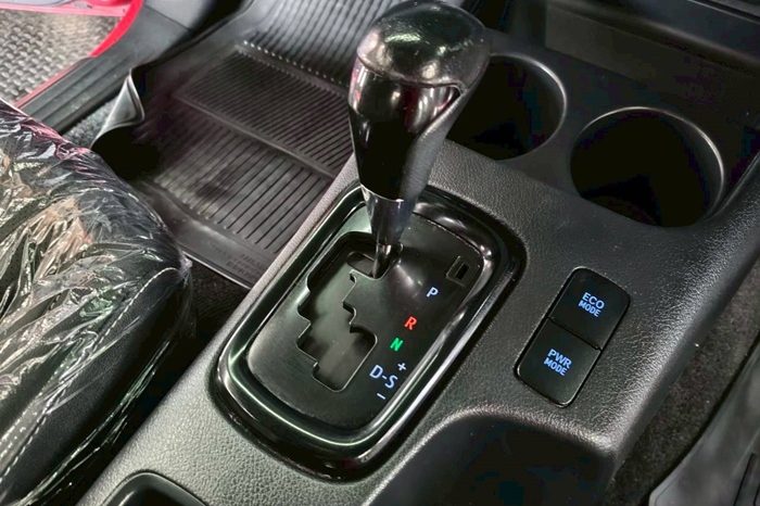 ROCCO PRE 2019 2.4G AT DOUBLE CAB RED  9690 full