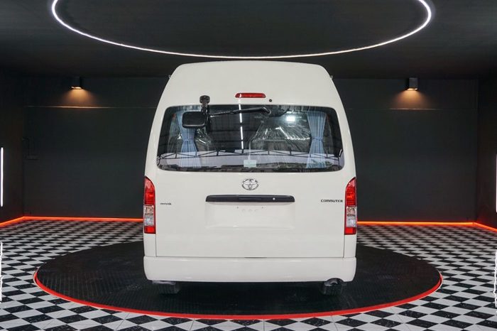 TOYOTA 2WD 2019 2.7 MT COMMUTER WHITE  9793 full