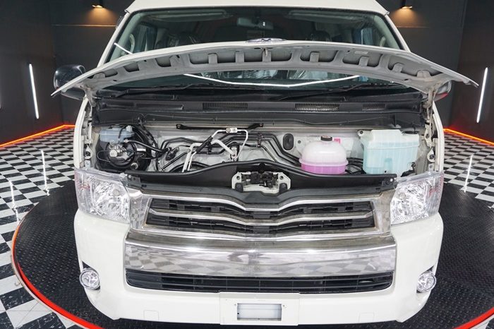 TOYOTA 2WD 2019 2.7 MT COMMUTER WHITE  9793 full