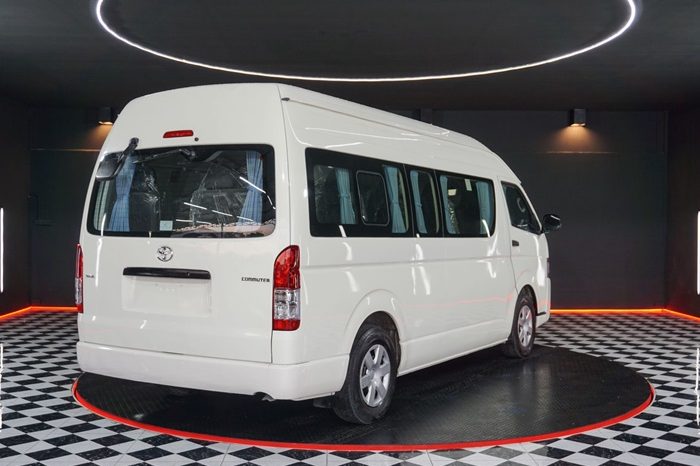 TOYOTA 2WD 2019 2.7 MT COMMUTER WHITE  9793 full