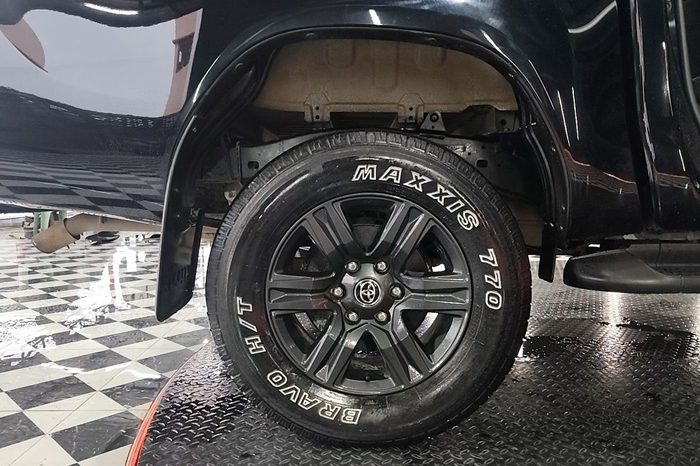 REVO PRE 2020 2.4 ENTRY AT DOUBLE CAB BLACK 9927 full