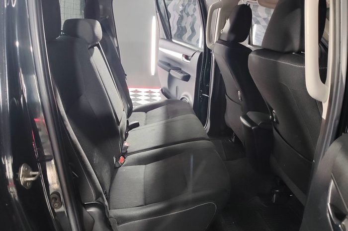 REVO PRE 2020 2.4 ENTRY AT DOUBLE CAB BLACK 9927 full