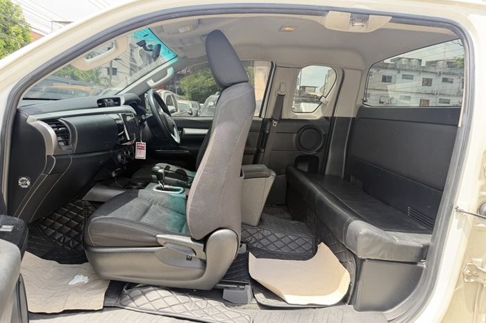 REVO PRE 2018 2.4E AT SMART CAB WHITE  6107 full