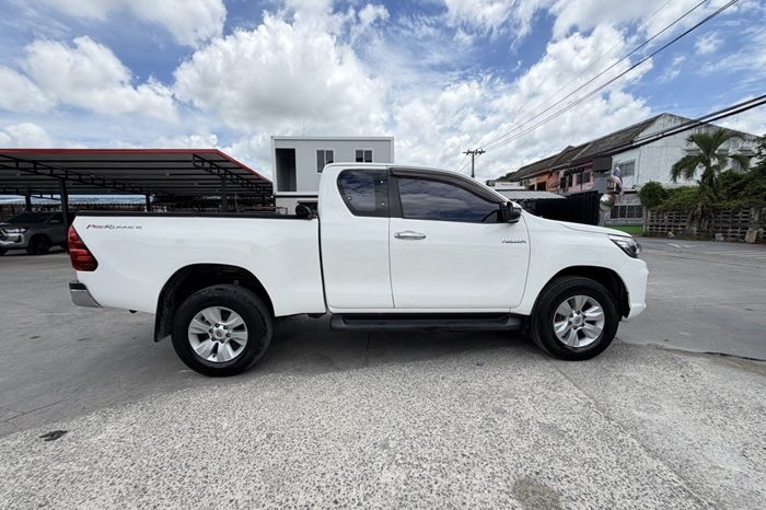 REVO PRE 2018 2.4E AT SMART CAB WHITE  6107 full