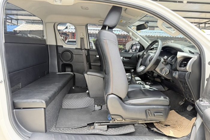 REVO 4WD 2022 2.4 MID MT SMART CAB WHITE  5476 full