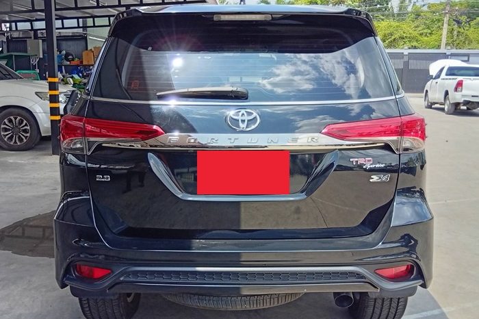 TOYOTA 4WD 2019 2.8V AT FORTUNER BLACK  6255 full