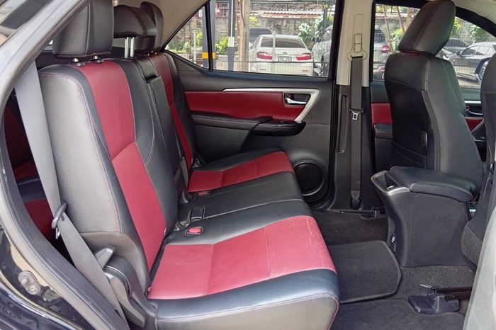 TOYOTA 4WD 2019 2.8V AT FORTUNER BLACK  6255 full