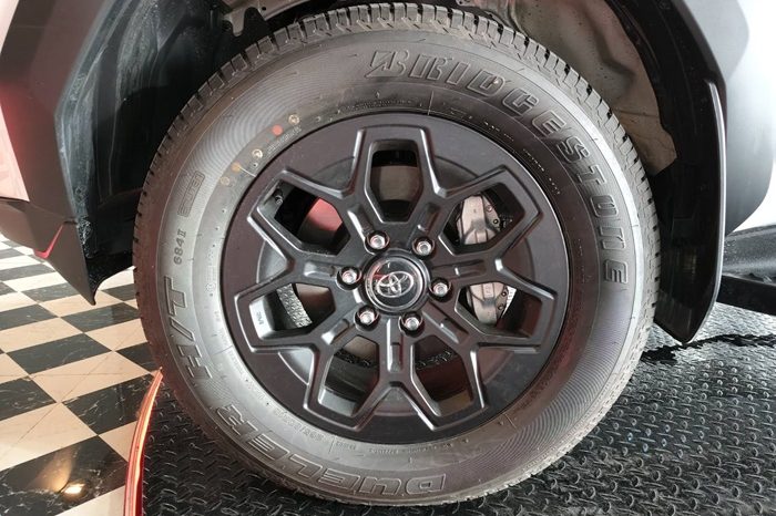 TRAVO OVERLAND PLUS 4WD 2026 2.8 AT DOUBLE CAB WHITE  24279 full