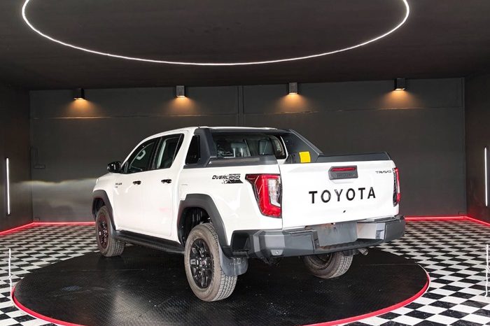 TRAVO OVERLAND PLUS 4WD 2026 2.8 AT DOUBLE CAB WHITE  24279 full
