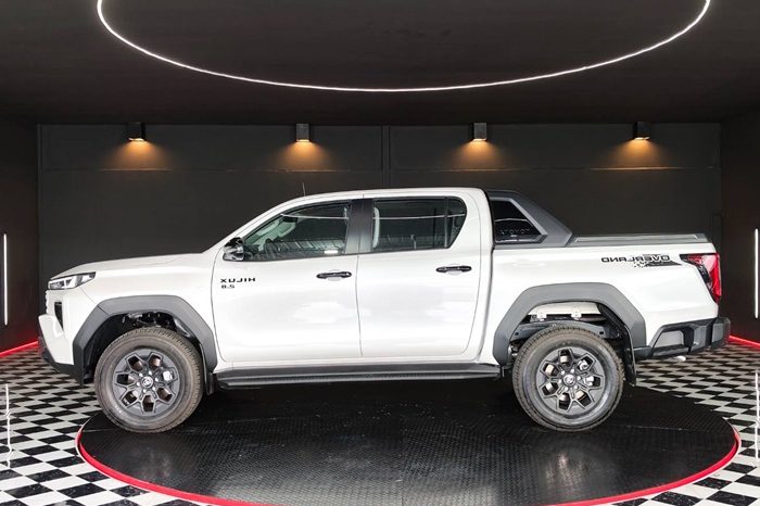 TRAVO OVERLAND PLUS 4WD 2026 2.8 AT DOUBLE CAB WHITE  24279 full