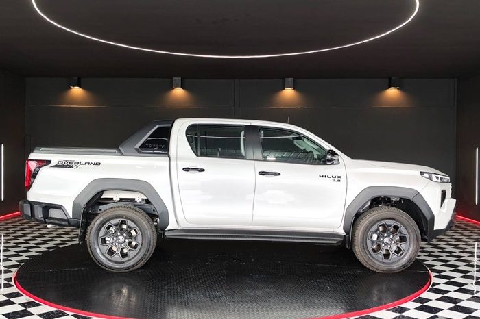 TRAVO OVERLAND PLUS 4WD 2026 2.8 AT DOUBLE CAB WHITE  24279 full