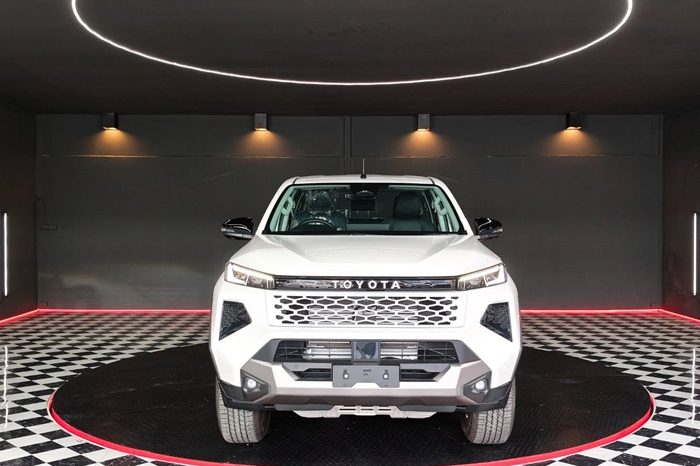 TRAVO OVERLAND PLUS 4WD 2026 2.8 AT DOUBLE CAB WHITE  24279 full
