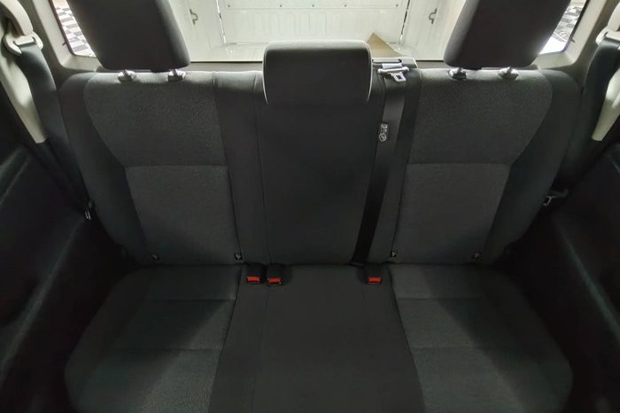 TRAVO SMART PRE 2026 2.8 AT DOUBLE CAB WHITE  01727 full