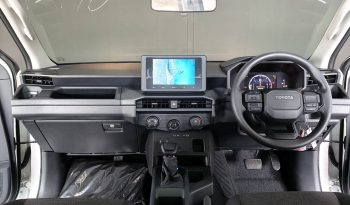 TRAVO SMART PRE 2026 2.8 AT DOUBLE CAB WHITE  01727 full