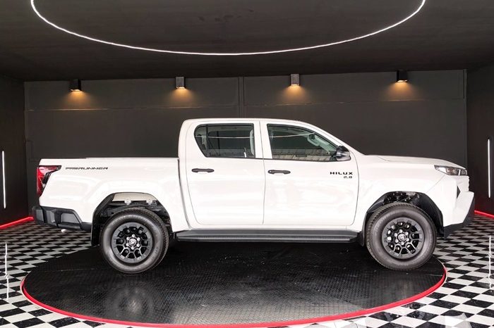 TRAVO SMART PRE 2026 2.8 AT DOUBLE CAB WHITE  01727 full