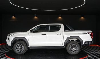 TRAVO OVERLAND PLUS 4WD 2026 2.8 AT DOUBLE CAB WHITE  24275 full