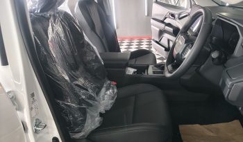 TRAVO OVERLAND PLUS 4WD 2026 2.8 AT DOUBLE CAB WHITE  24275 full