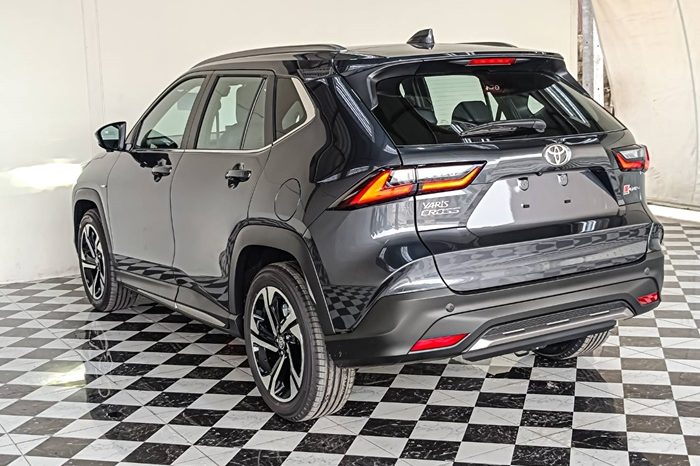 TOYOTA 2026 SUV PREMIUM YARIS CROSS 2WD 1.5 AT DARK GREY  54093 full