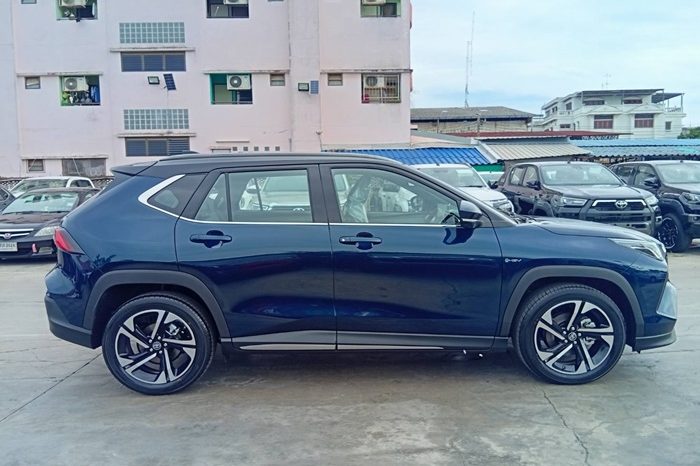 TOYOTA 2026 SUV PREMIUM YARIS CROSS 2WD 1.5 AT BLUE  64519 full