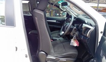 REVO PRE 2019 2.4E AT DOUBLE CAB WHITE  5917 full
