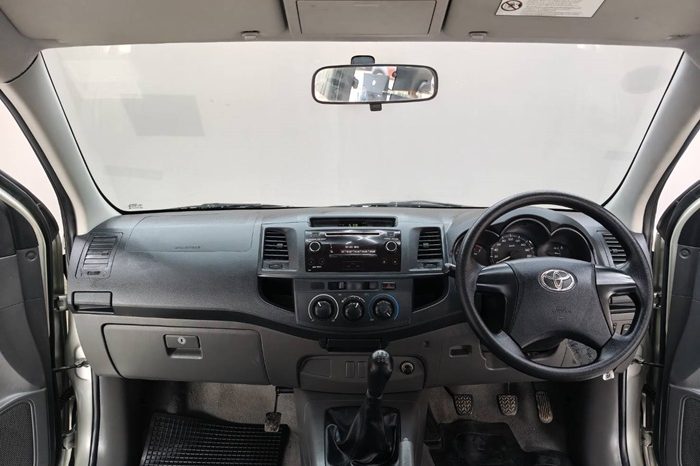 VIGO 2WD 2014 2.7J MT SMART CAB SILVER  8500 full