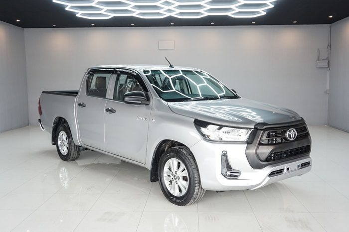 REVO 2WD 2020 2.4 MID AT DOUBLE CAB SILVER  7893 full