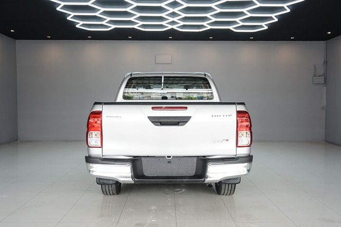 REVO 2WD 2020 2.4 MID AT DOUBLE CAB SILVER  7893 full