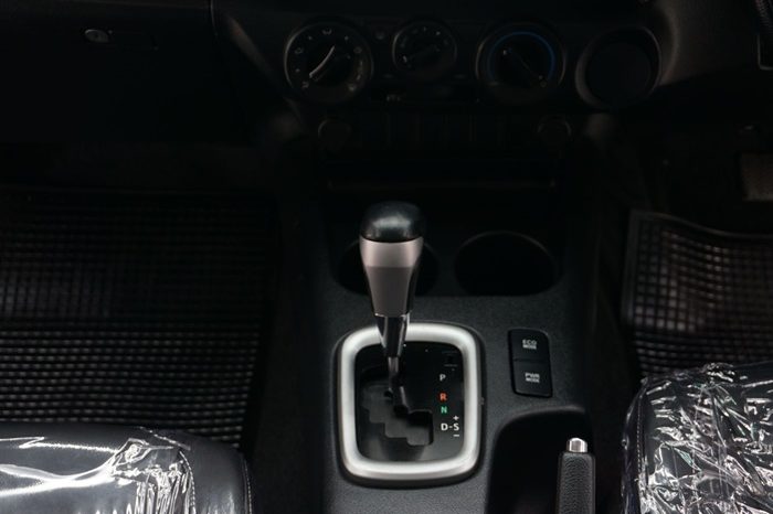 REVO 2WD 2020 2.4 MID AT DOUBLE CAB SILVER  7893 full