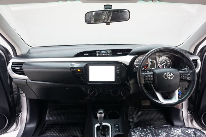 REVO 2WD 2020 2.4 MID AT DOUBLE CAB SILVER  7893 full