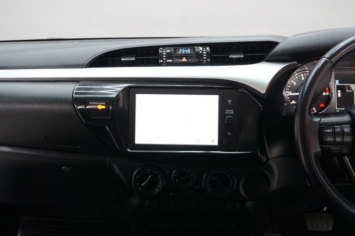 REVO 2WD 2020 2.4 MID AT DOUBLE CAB SILVER  7893 full