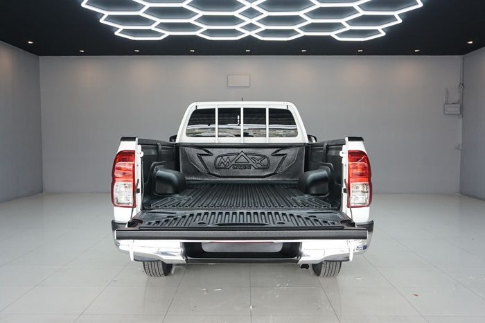 REVO 2WD 2020 2.4J MT STANDARD WHITE  8276 full