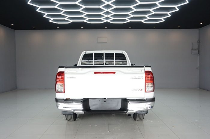 REVO 2WD 2020 2.4J MT STANDARD WHITE  8276 full