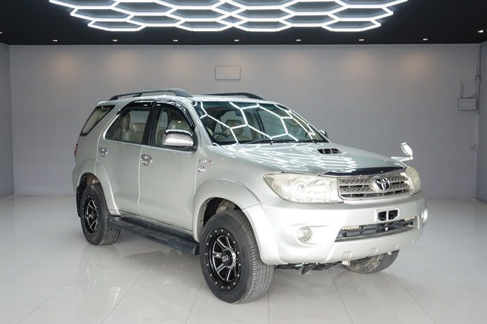 TOYOTA 4WD 2008 3.0V AT FORTUNER SILVER  1406 full