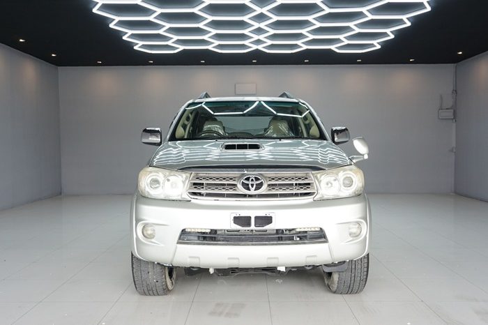 TOYOTA 4WD 2008 3.0V AT FORTUNER SILVER  1406 full