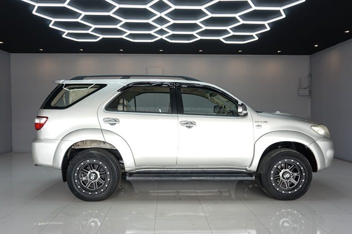 TOYOTA 4WD 2008 3.0V AT FORTUNER SILVER  1406 full