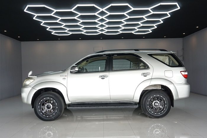 TOYOTA 4WD 2008 3.0V AT FORTUNER SILVER  1406 full