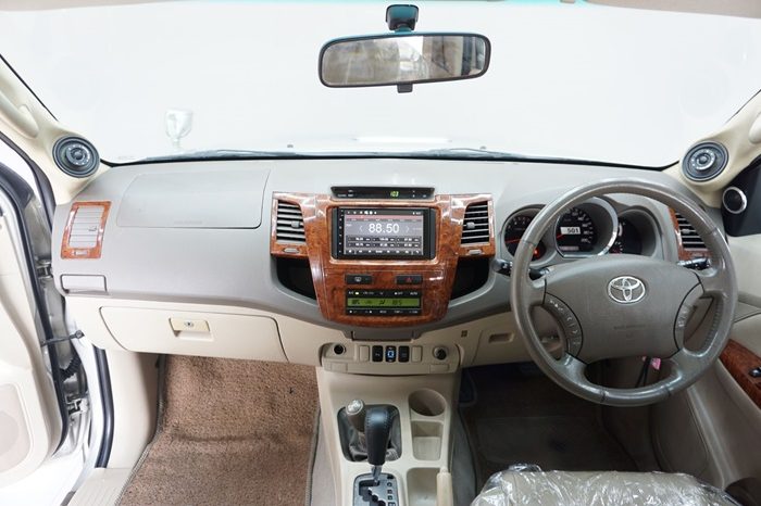 TOYOTA 4WD 2008 3.0V AT FORTUNER SILVER  1406 full