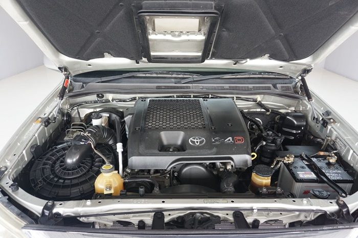 TOYOTA 4WD 2008 3.0V AT FORTUNER SILVER  1406 full