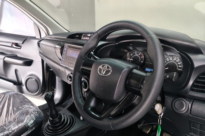 REVO 2WD 2019 2.4J MT STANDARD BRONZE  5616 full