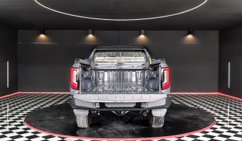 TRAVO OVERLAND PLUS 4WD 2026 2.8 AT DOUBLE CAB GREY  25527 full